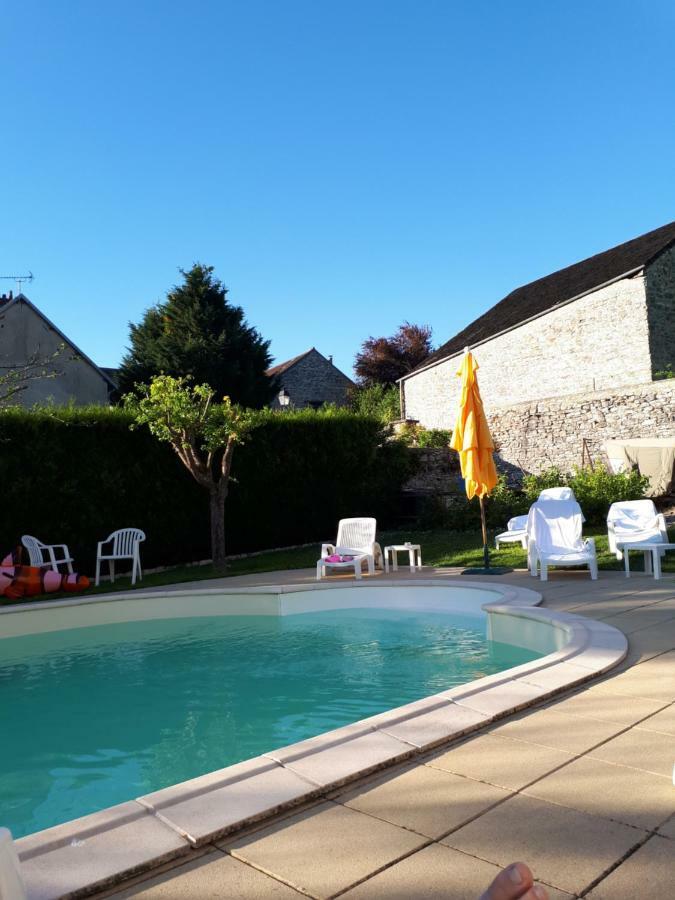 Au Chat Perche Mareil-sur-Mauldre Exterior foto